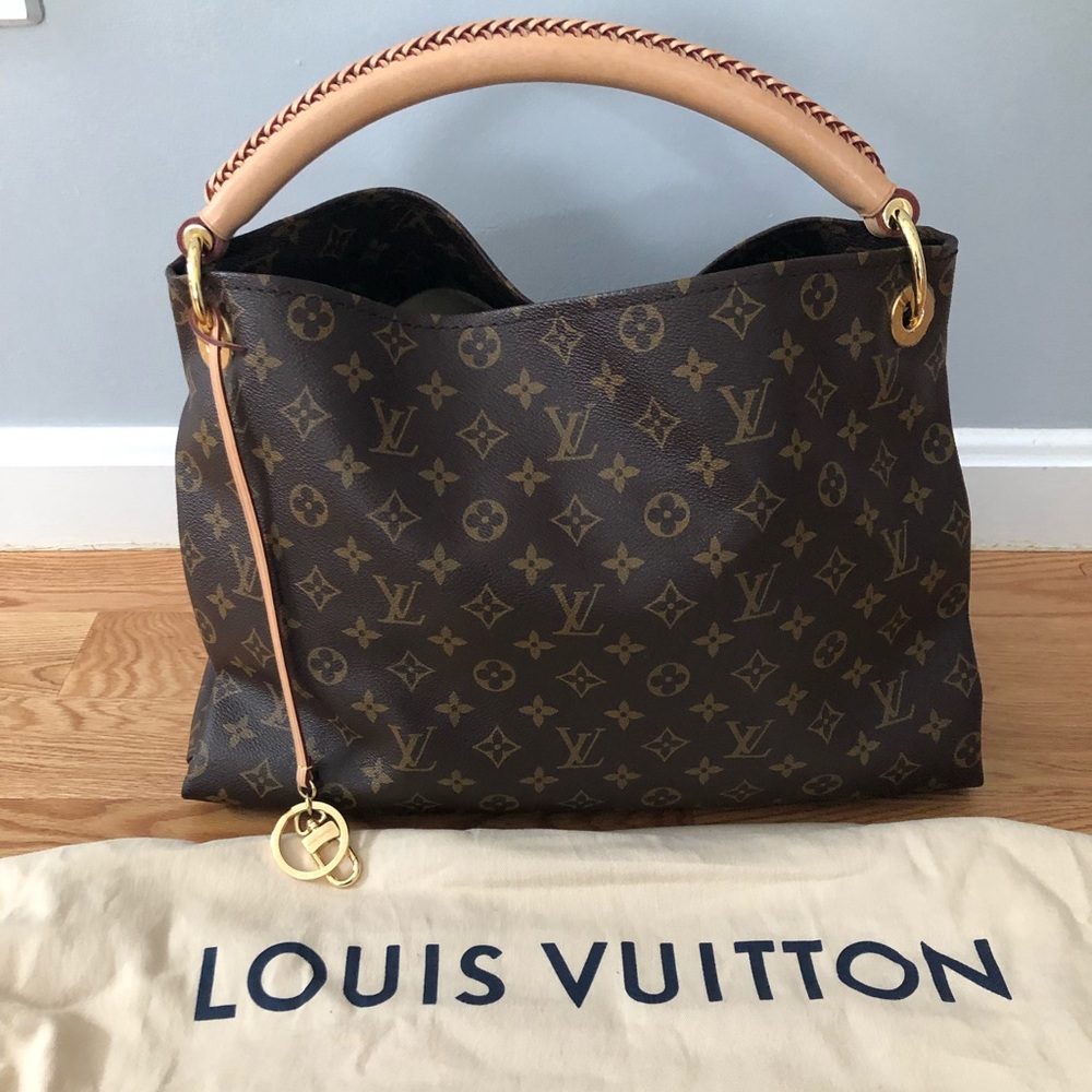 LOUIS VUITTON retired Artsy MM